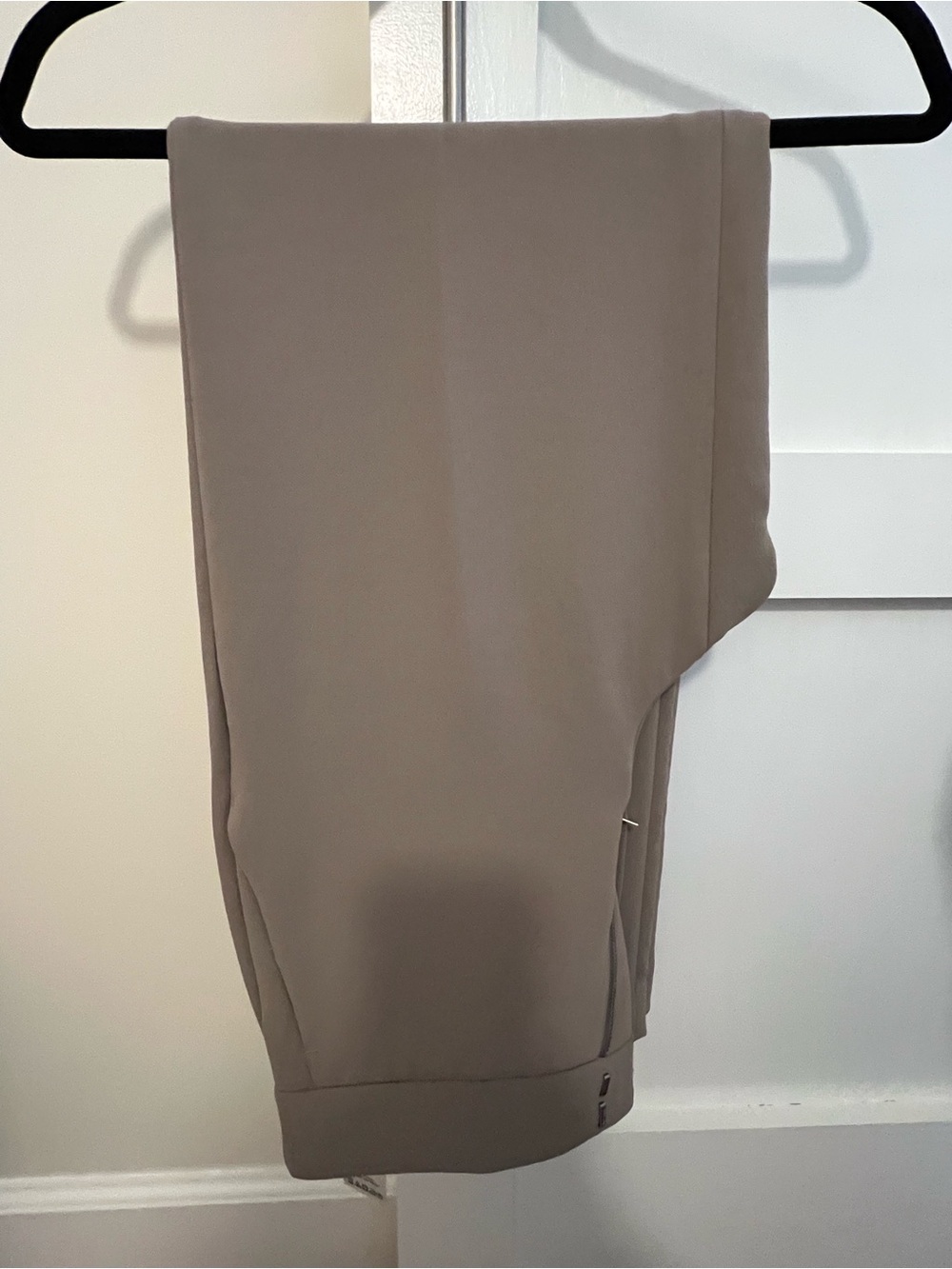 Aritzia Women’s Taupe Dress Pants - Straight leg